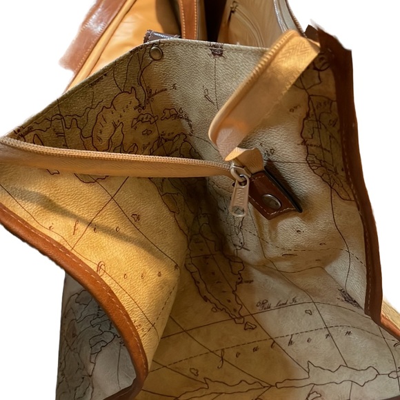 The Columbus Collection by Bagoda Vintage Map Carry On Duffle Bag Set “The Nina” - Picture 12 of 13